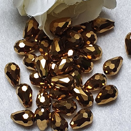 5 perles cristal goutte dorée 11.5x8mm à facette. trou de 1.4mm