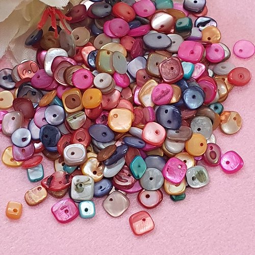50 perles difforme nacre multicolore de 5 à 9mm