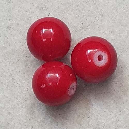 1 perle jade rouge 11mm