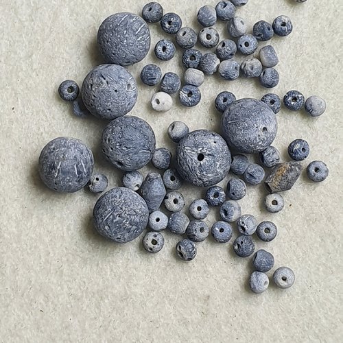 Lot 60 perles pierre de lave gris bleuté 5mm