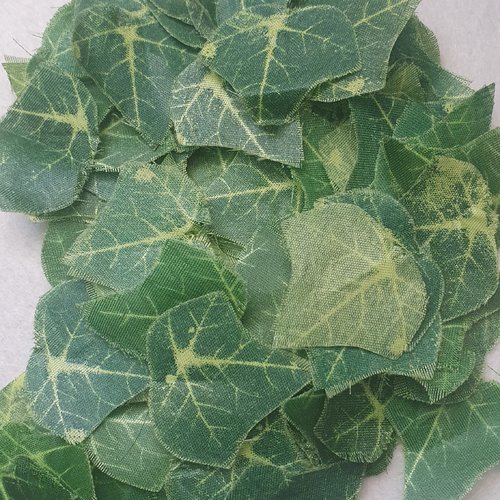 100 feuilles lierres vert claire polyester 4x4cm