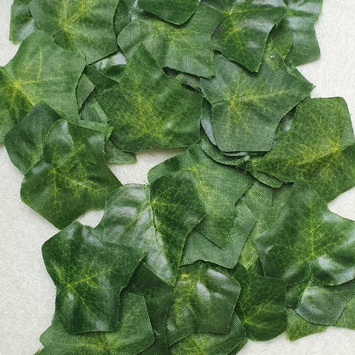 100 feuilles lierres vert très foncé polyester 4x4cm approx