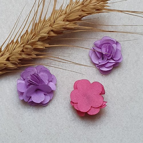 2 fleurs mauve lilas 20mm approx tissu satin