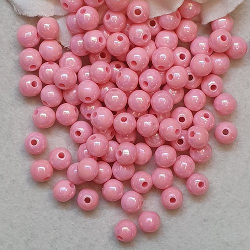 20 perles roses brillantes 8mm. trou de 1.5mm