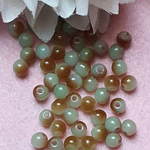 10 perles jade ton beige vert 6x5mm trou de 0.8mm. n°36