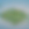 95 embellissements fleur vert reflet 8mm sequin à coudre ou déco de table
