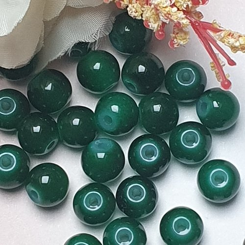 10 perles jade ton vert foncé 8x7.5mm trou de 1.5mm. n°68