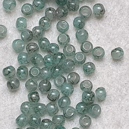 50 perles jade ton vert clair marbré 4.5x4mm trou de 0.7mm. n°84