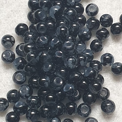 50 perles jade ton noir gris 4.5x4mm trou de 0.7mm. n°100