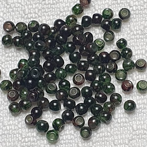 50 perles jade ton vert marron 4.5x4mm trou de 0.7mm. n°106