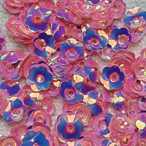 95 embellissements fleur rose foncé reflet 8mm sequin à coudre ou déco de table