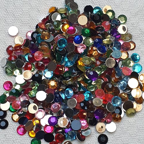 15 cabochons rond strass fuchsia foncé à facette 8mm acrylique