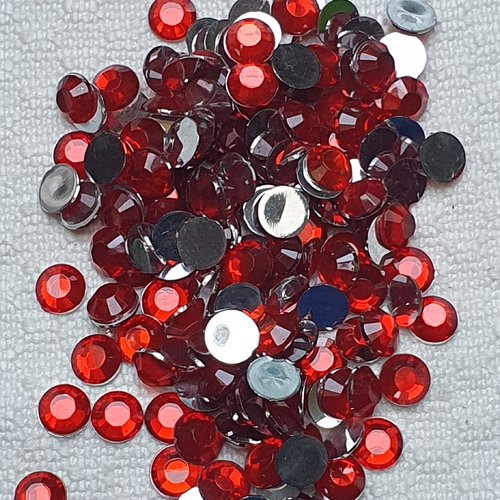 10 cabochons rond strass rouge à facette 10mm acrylique