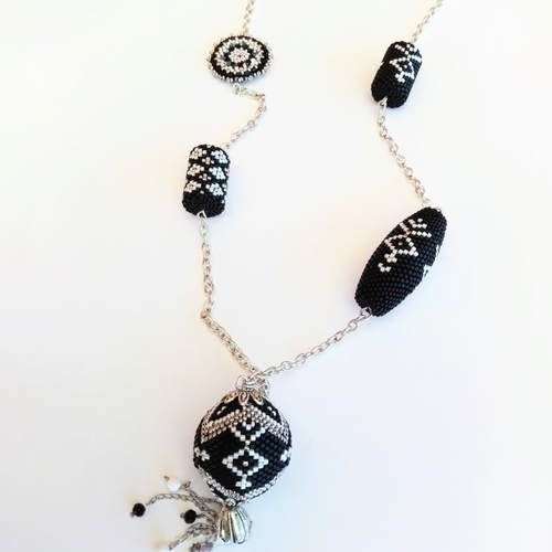 Collier sautoir noir et argent