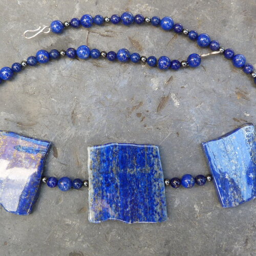 Collier argent, 3 grands lapis-lazuli, boules de lapisl-lazuli et hematites
