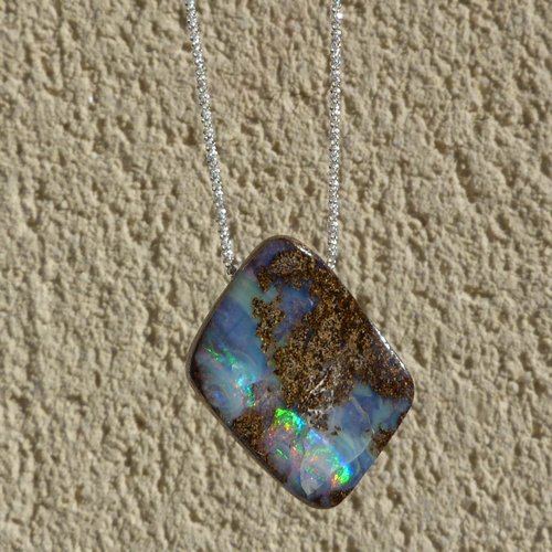 Collier/pendentif en argent 925 avec 1 belle opale boulder d'australie