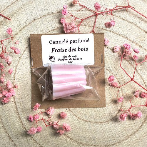 Cannelé fondant parfumé fraise des bois