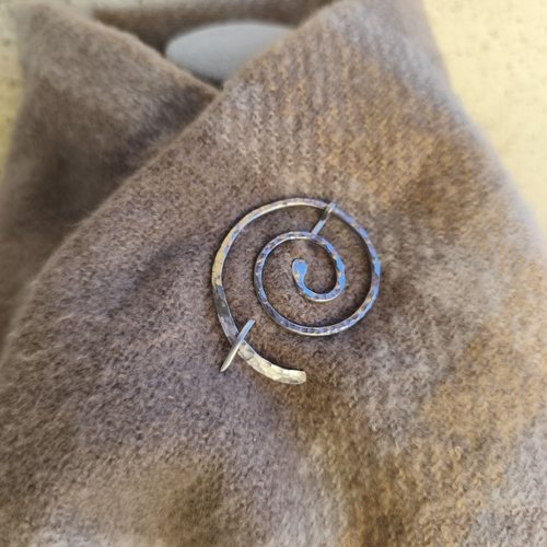 Broche fibule spirale en acier – 4,5 cm – épingle pour châle, cardigan et maille