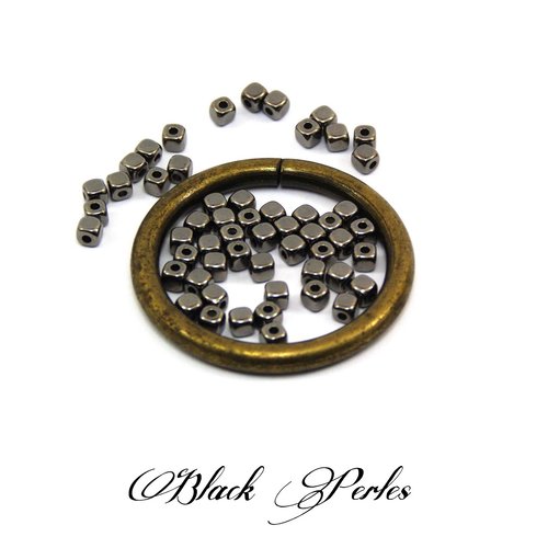 Perle cube 4 mm x 4 mm, noir, 50 pièces - pa17