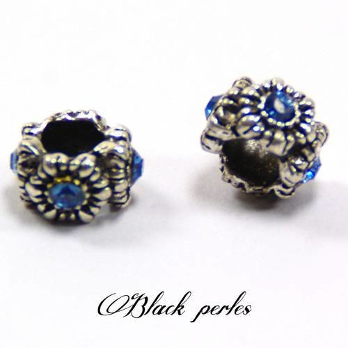 Perle charm style pandora, en métal, avec fleurs, et strass bleu transparent - m107 