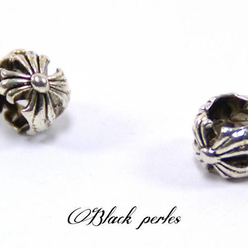 Perle style pandora, charm avec fleurs en métal plaqué argent- m20 