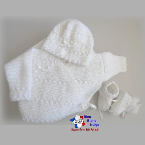 Ensemble 1 mois, brassière croisée, lait, fille bonnet et chaussons, ruban ecru clair, tricot bebe, layette bb, modèle sur commande