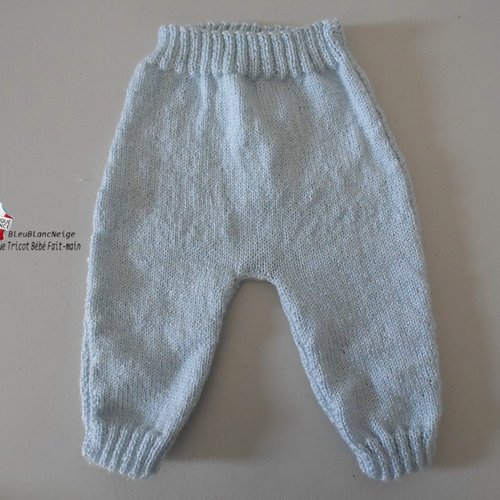 Pantalon 3 mois jersey bleu azur tricoté main, modèle layette tricot bébé, fait main bb laine sur commande