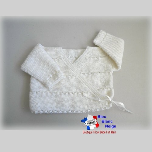 Brassière croisée 1 mois fille - lait - en laine certifiée oeko-tex - layette tricotée main - sur commande