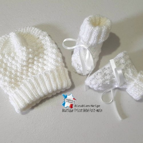 Bonnet et chaussons naissance, ensemble tricoté main en laine coloris lait, tricot bb, calinou sur commande