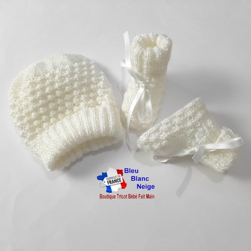 Bonnet et chaussons 3 mois, ensemble tricoté main en laine coloris lait, tricot bb, calinou sur commande