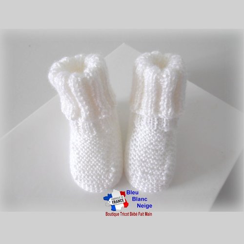 Chaussons 6mois chaussettes lait blanc calinou pour bébé mixte à revers côtes modèle layette bb tricoté main sur commande