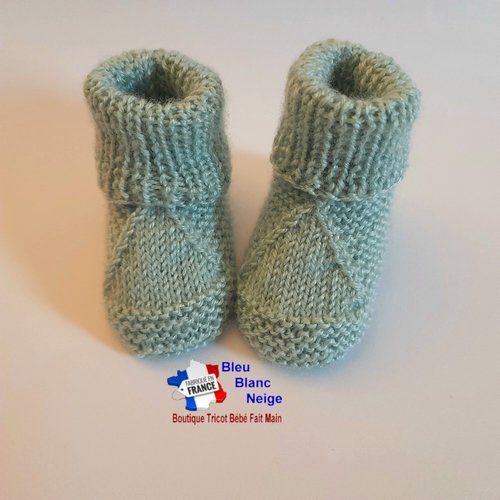 Chaussons naissance triangle vert limonade tricot bébé modèle layette bb tricoté main sur commande