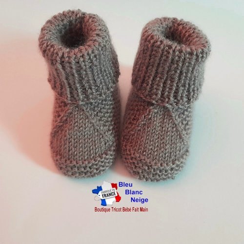 Chaussons 3mois triangle marron ourson tricot bébé modèle layette bb tricoté main sur commande