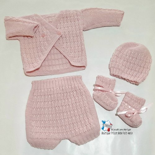 Ensemble 1 mois 100% mérinos, brassière, bloomer ou culotte, bonnet et chaussons, rose poudré, modèle layette bébé fait main
