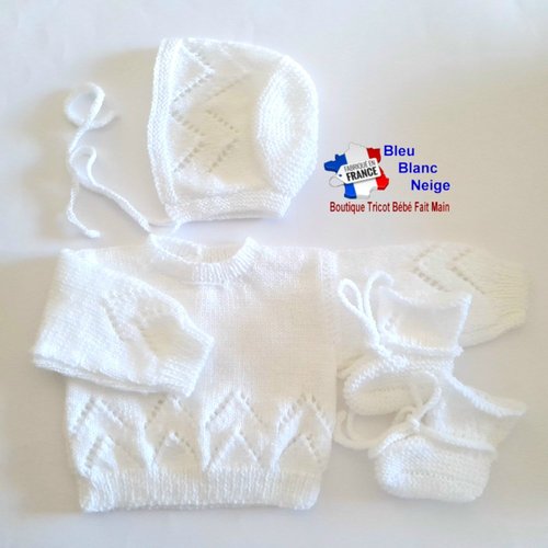 Ensemble 1 mois pull, béguin et chaussons coloris blanc, modèle layette tricot bébé tricoté main