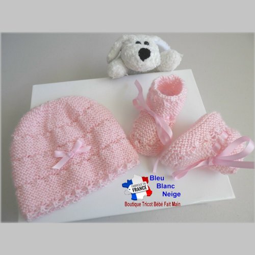 Bonnet chaussons 3 mois tricot bébé - rose - layette tricotée main - cadeau de naissance