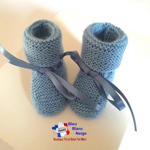 Chaussons 1mois mousse bleu charron revers mousse à ruban tricot bébé modèle layette bb tricoté main sur commande