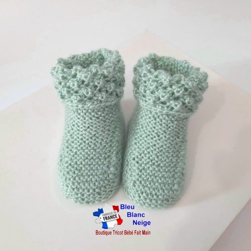 Chaussons bebe 1mois, coloris vert limonade revers astrakan - en laine certifiée oeko-tex - tricotés main - sur commande