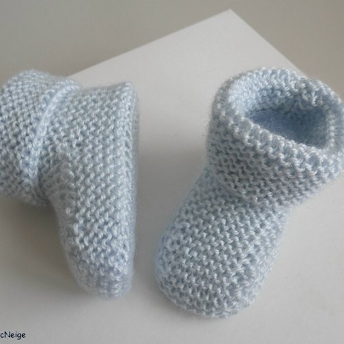 chaussons bébé bleu garçon tricotés à la main en 100% laine mérinos