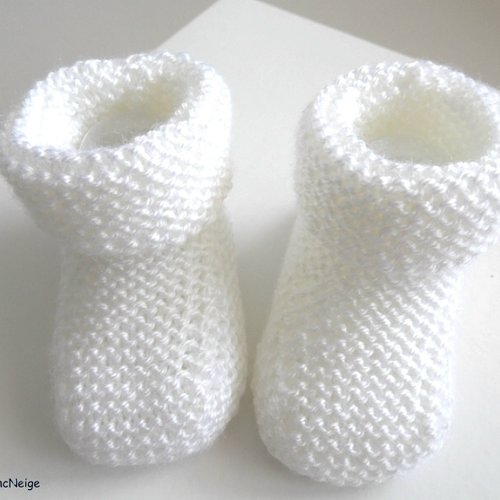 Chaussons pour bébé tricotés main en acrylique de la naissance à 3 mois Chaussures Chaussures fille Chaussons 