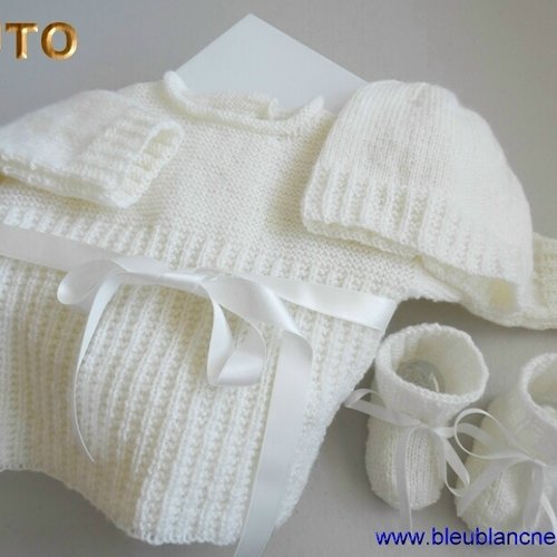 Tuto tu-054 – 1- 3 mois – fiche tricot bébé, brassière, bonnet et chaussons, en ciboulette, explications tricot bb