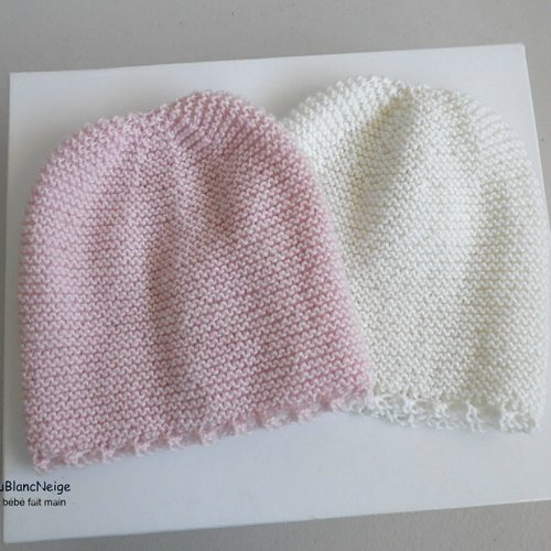 Bonnets mérinos 1mois, lot de 2 : rose poudre et écru, tricotés main, layette bb, sur commande, tricot bébé