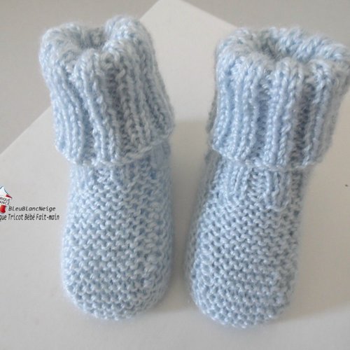 Chaussons naissance chaussettes bleu azur calinou pour bébé mixte à revers côtes modèle layette bb tricoté main sur commande