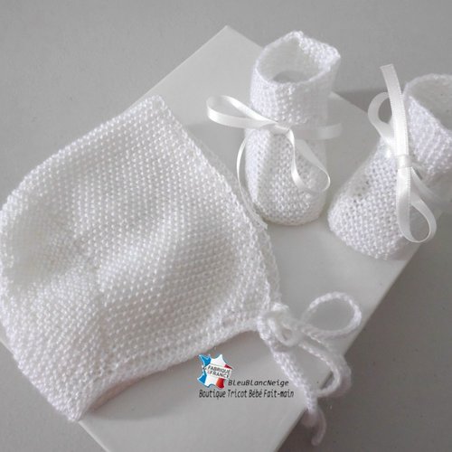 Béguin et chaussons naissance – modèle bb point riz, coloris blanc lait, tricoté main, bonnet layette tricot bébé sur commande