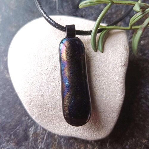 Pendentif en verre irisé fait main avec collier - pendentif unique long
