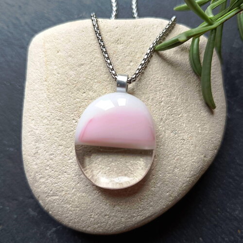 Collier pendentif rose en verre fusionné avec collier, cadeau original pour elle,
