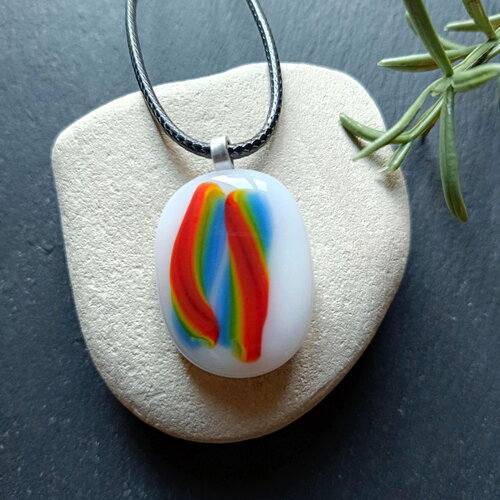 Pendentif en verre fusionné, fait à la main, collier, cadeau d'anniversaire pour elle