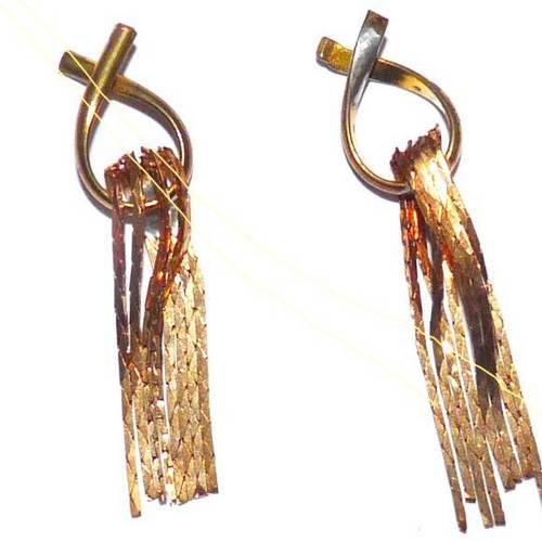 Breloques 5 pompons dorés nœuds cuivrés pendentif style art déco vintage pour création de bijoux uniques