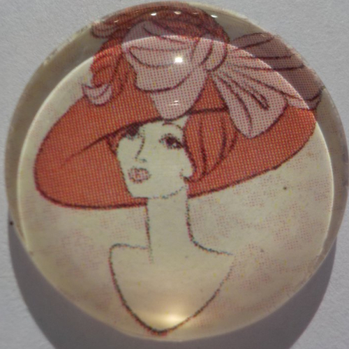 Cabochon de femme avec son chapeau, verre, rond, 20 mm