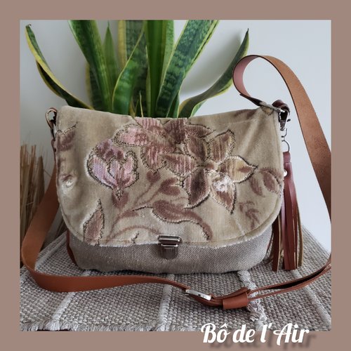 Sac besace bachette écru,  velours ras, et cuir revalorisés